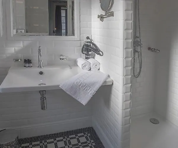 - Hyper Centre - Côté Plateau - 3 étoiles Certifiées- 3*