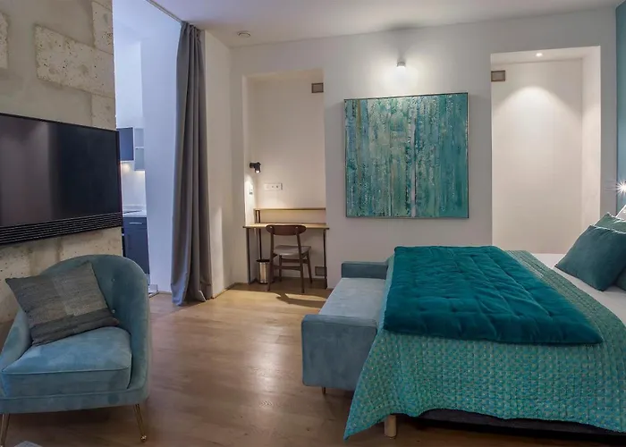 - Hyper Centre - Côté Plateau - 3 étoiles Certifiées- 3* Angoulême