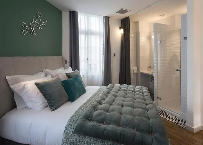 - Hyper Centre - Côté Plateau - 3 étoiles Certifiées- 3* Angoulême