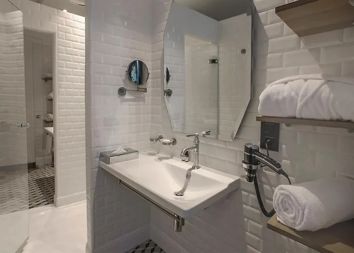 - Hyper Centre - Côté Plateau - 3 étoiles Certifiées- 3*